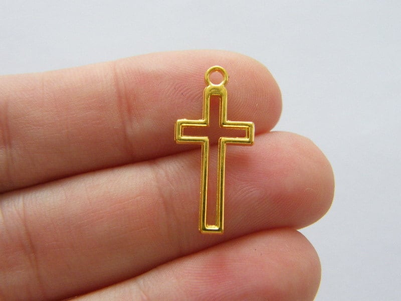 16 Cross charms gold tone C76