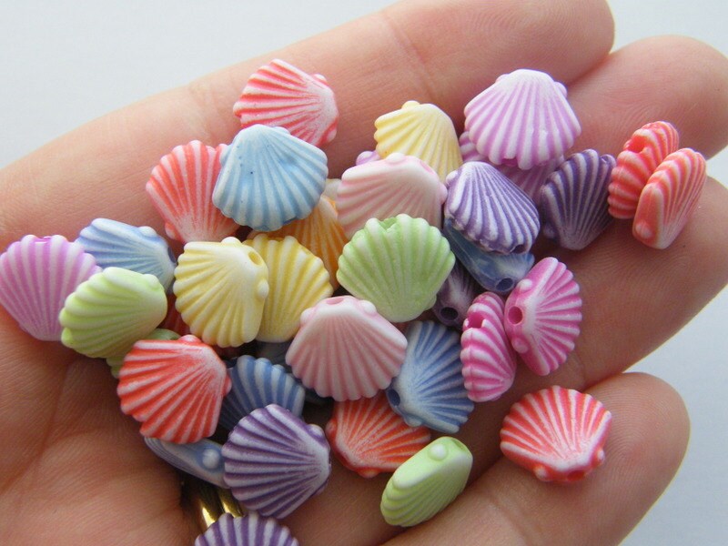 100 Shell beads random mixed acrylic AB22