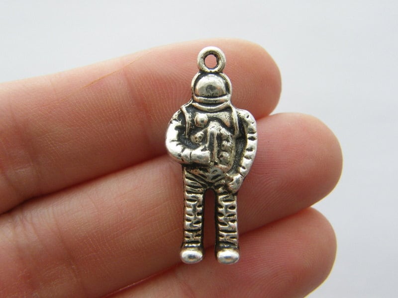 4 Astronaut charms antique silver tone P405
