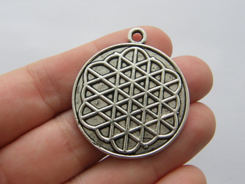8 Flower of life charms silver tone M188