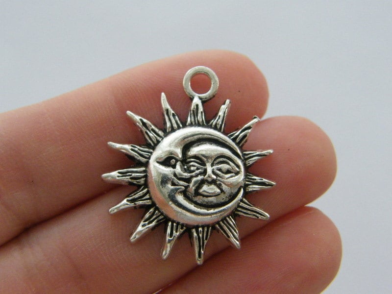 BULK 20 Moon and sun pendants antique silver tone M57