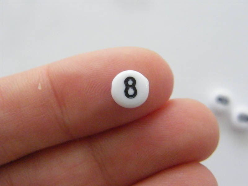 100 Number 8 acrylic round number beads white and black  - SALE 50% OFF