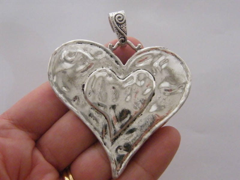 1 Heart pendant antique silver tone H117
