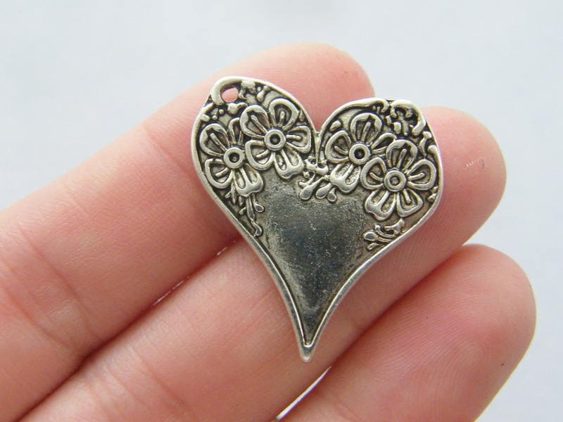 BULK 20 Heart charms antique silver tone H46