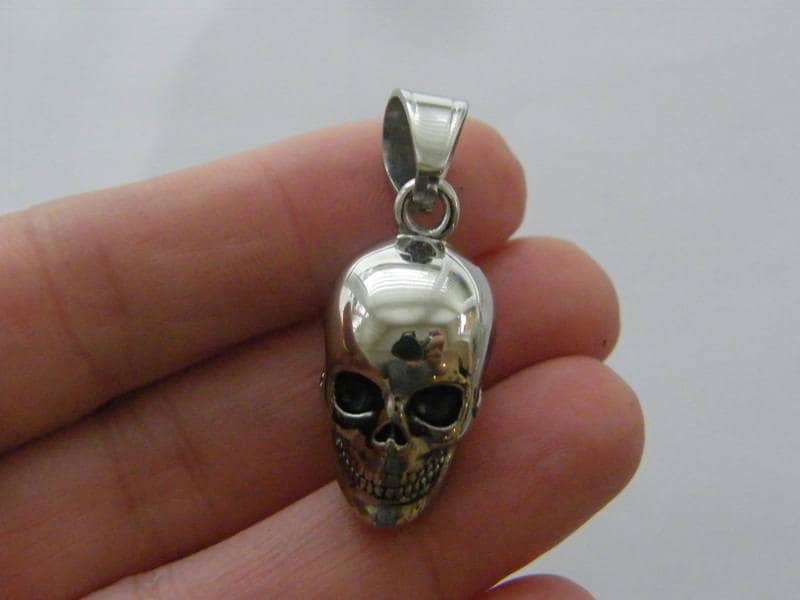 1 Skull charm antique silver tone stainless steel HC198