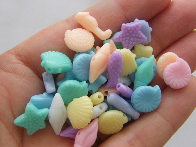 100 Acrylic random mixed sea beads BB503
