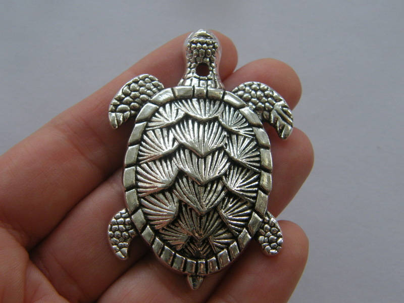 1 Turtle pendant antique silver tone FF192