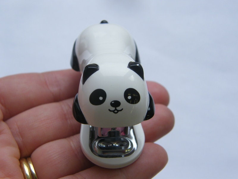 1 Panda mini stapler with 1000 staples