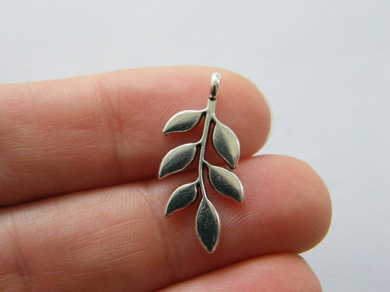 6 Leaf leaves charms antique silver tone L263