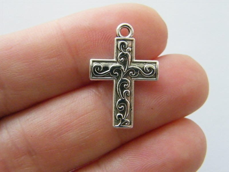 8 Cross charms antique silver tone C119