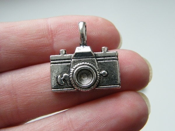 BULK 20 Camera pendants antique silver tone P202