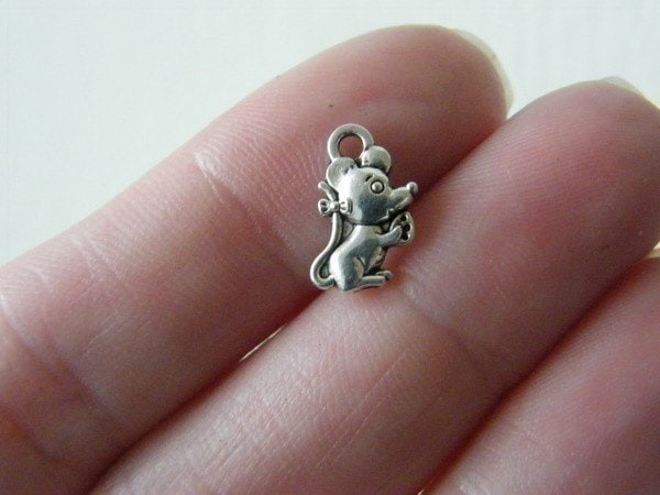 16 Mouse charms antique silver tone A87