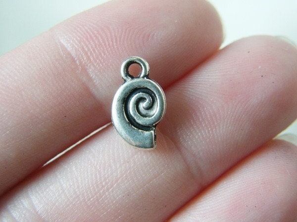 16 Shell conch charms antique silver tone FF572