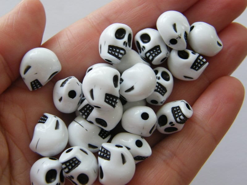 30 Acrylic skull beads white and black acrylic AB109 - SALE 50% OFF