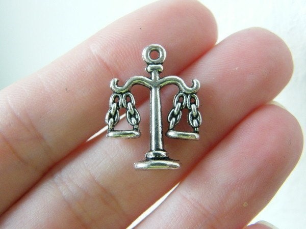 6 Scale of justice charms antique silver tone P139