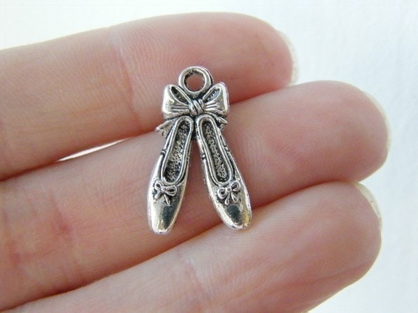 8 Pair of ballet slippers charms antique silver tone FB34