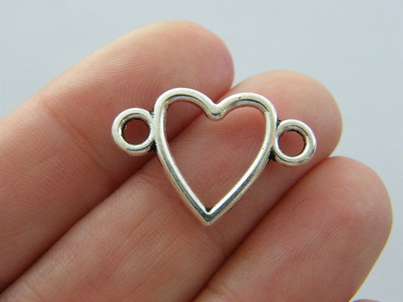 8 Heart connector charms antique silver tone H298