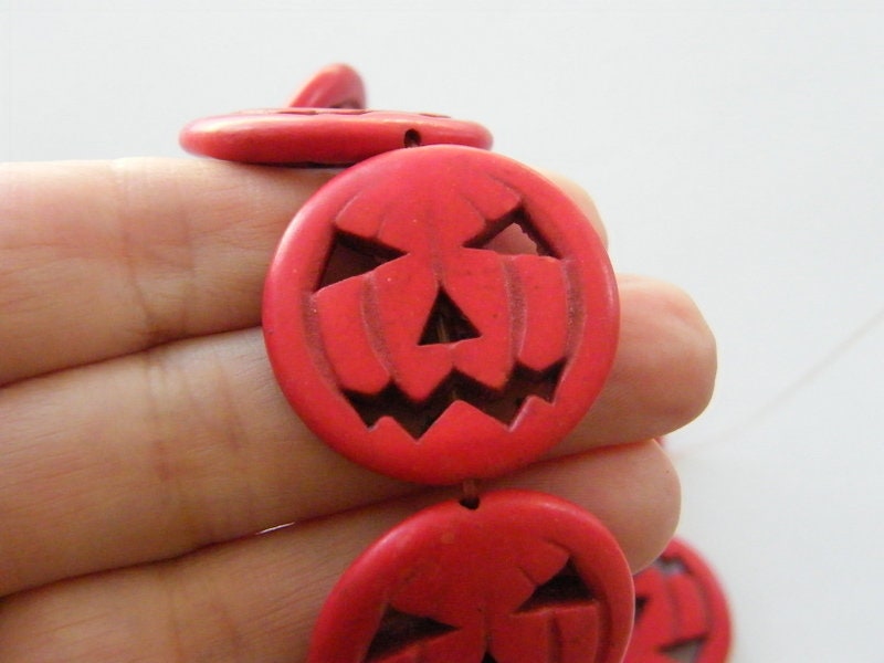 12 Red pumpkin jack o lantern Halloween beads SK33