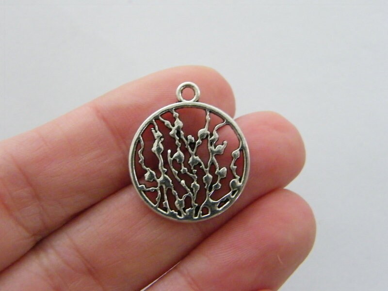8 Seaweed charms antique silver tone FF638