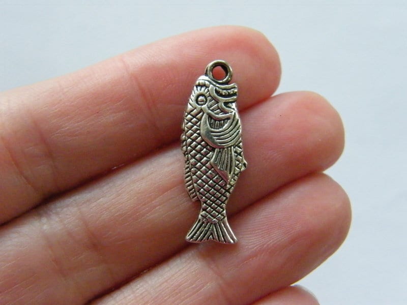 12 Fish charms antique silver tone FF194