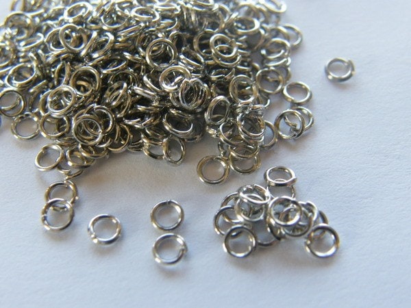 200 Jump rings 4mm silver tone stainless steel FS125