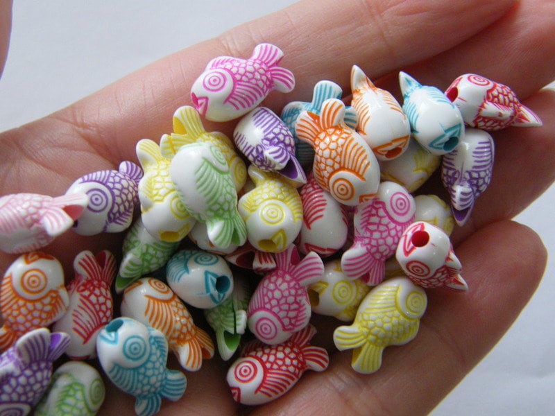 40 Fish beads random mixed acrylic AB30