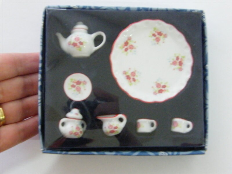 1 White with red flowers porcelain tea set 04C