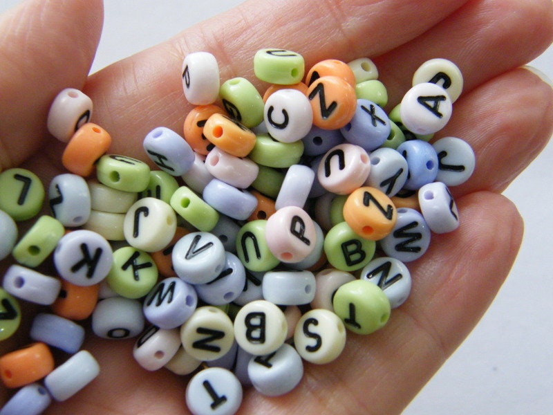 100 Acrylic round random  alphabet letter RANDOM beads AB31  - SALE 50% OFF