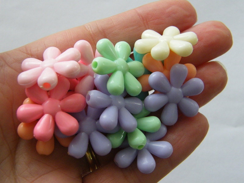 20 Flower beads random mixed acrylic BB453