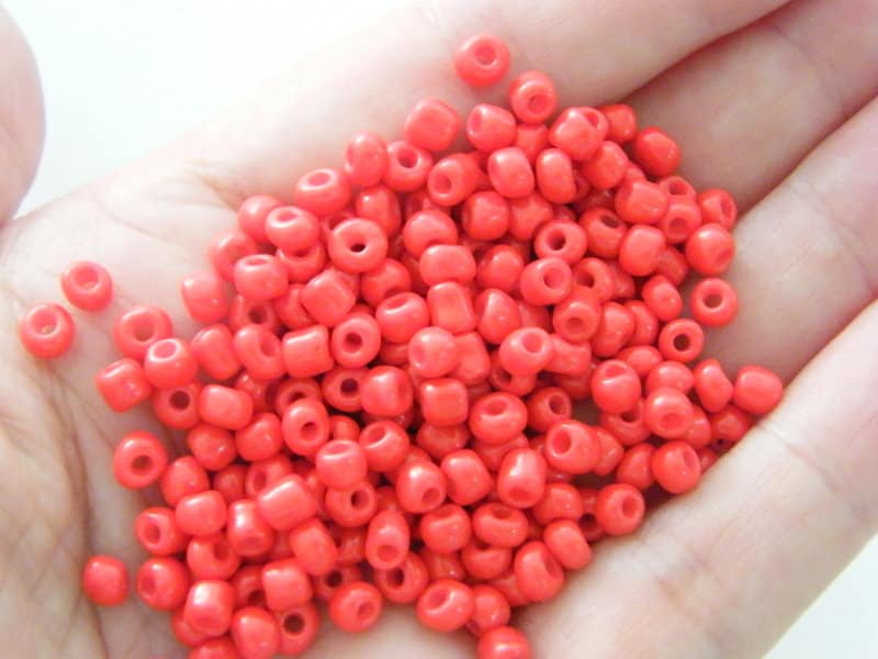 400 Red glass seed beads SB20