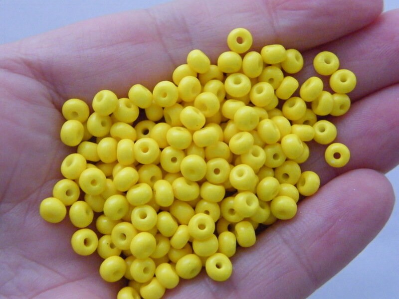 400 Sunshine yellow glass seed beads SB6 