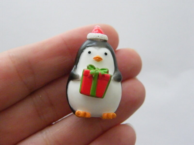 1 Penguin Christmas gift embellishment resin CT156