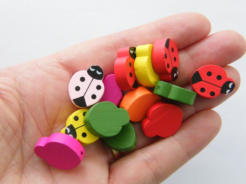 14 Ladybug ladybird insect random mixed beads wood AB759