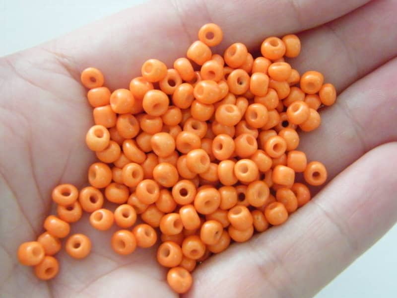 400 Orange glass seed beads SB4