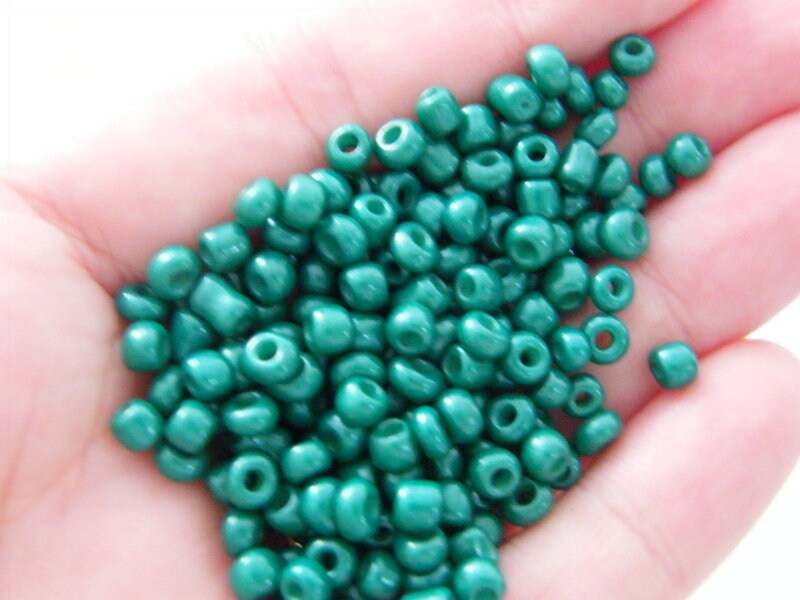 400  Teal green matt glass seed beads SB26