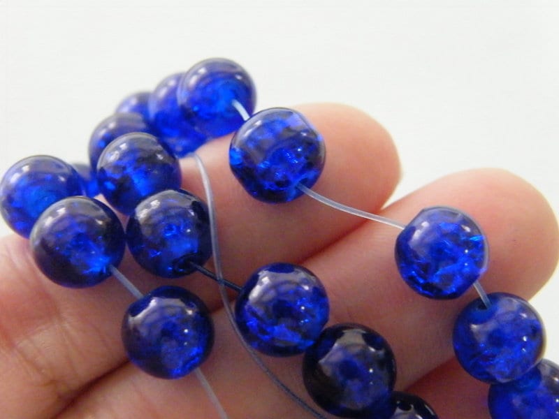 100 Royal blue crackle 8mm glass beads B107
