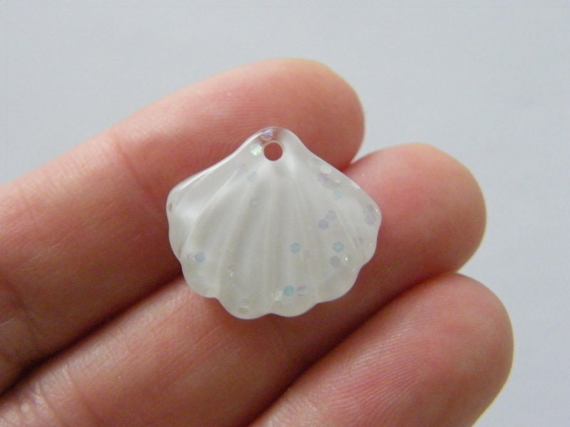 12 Shell glittery white charms resin FF538