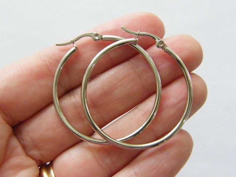 2 Stainless steel earring hoops FS07p