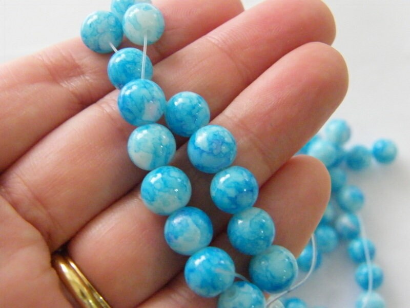 100 Blue white and hints of pink mottle  glass beads 8mm B154 - SALE 50% OFF