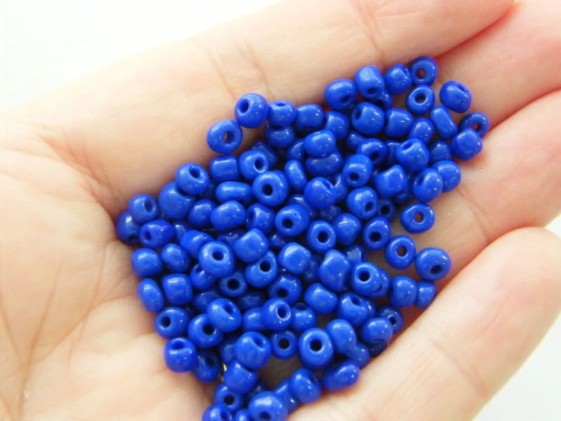 400 Blue glass seed beads SB48