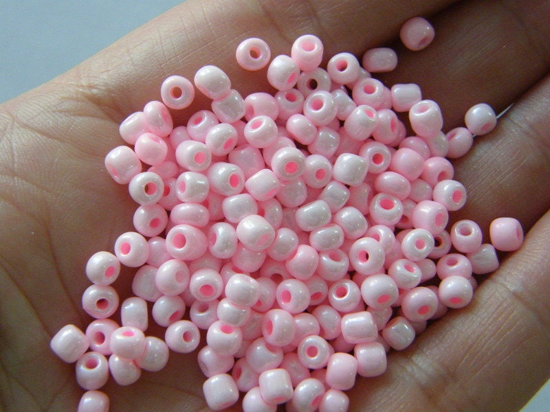 400 Cotton candy pink seed beads 4mm glass SB55