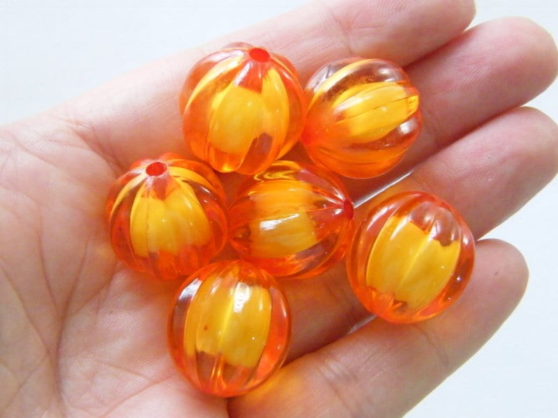 10 Pumpkin beads orange 20mm acrylic HB3