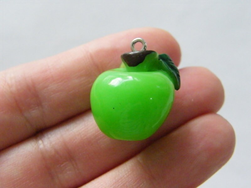 4 Apple pendants green brown resin FD492 - SALE 50% OFF