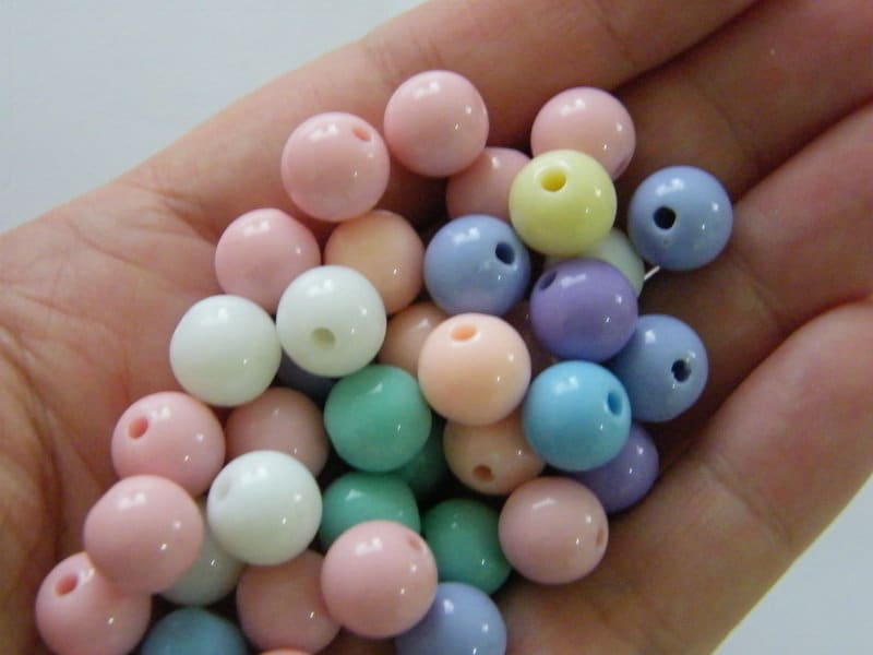 40 Pastel random assorted 10mm acrylic beads BB425 - SALE 50% OFF