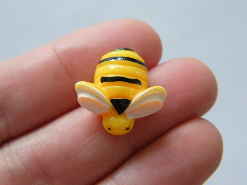 8 Bee embellishment cabochon yellow black white resin A432