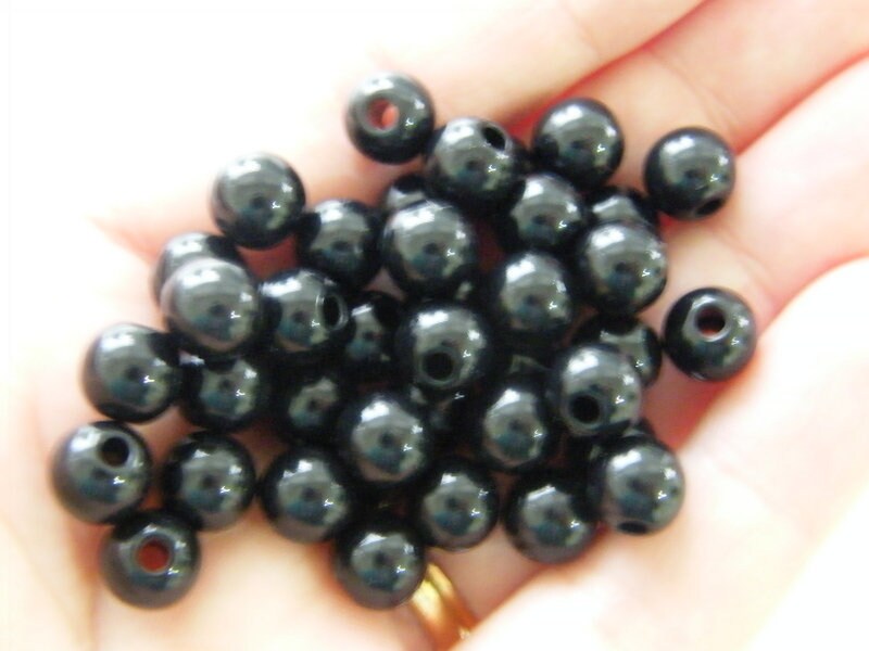 100 Black beads 8mm acrylic AB154