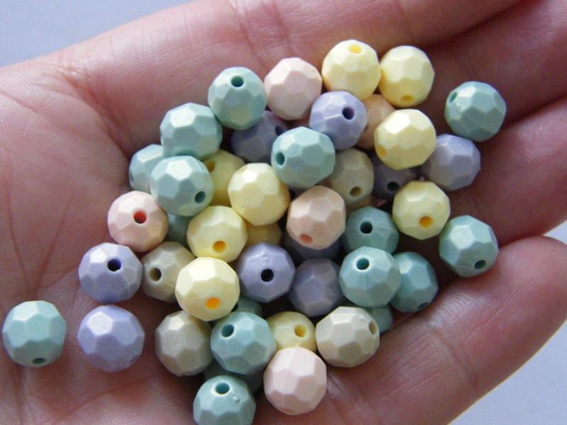 100 Faceted beads random mixed 8mm pastel acrylic AB181  - SALE 50% OFF