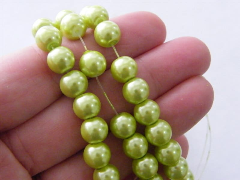 100 Light green imitation pearl  glass 8mm beads B207