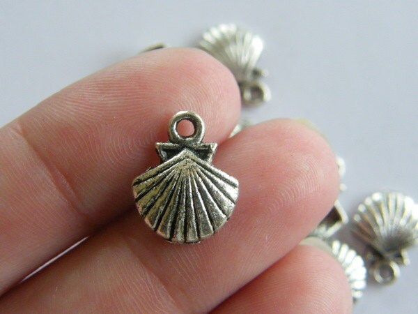 14 Shell charms antique silver tone FF146