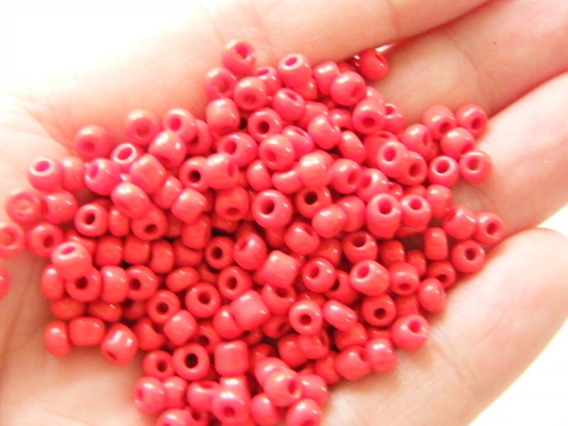 100 Seed beads red with a hint of terracota SB45